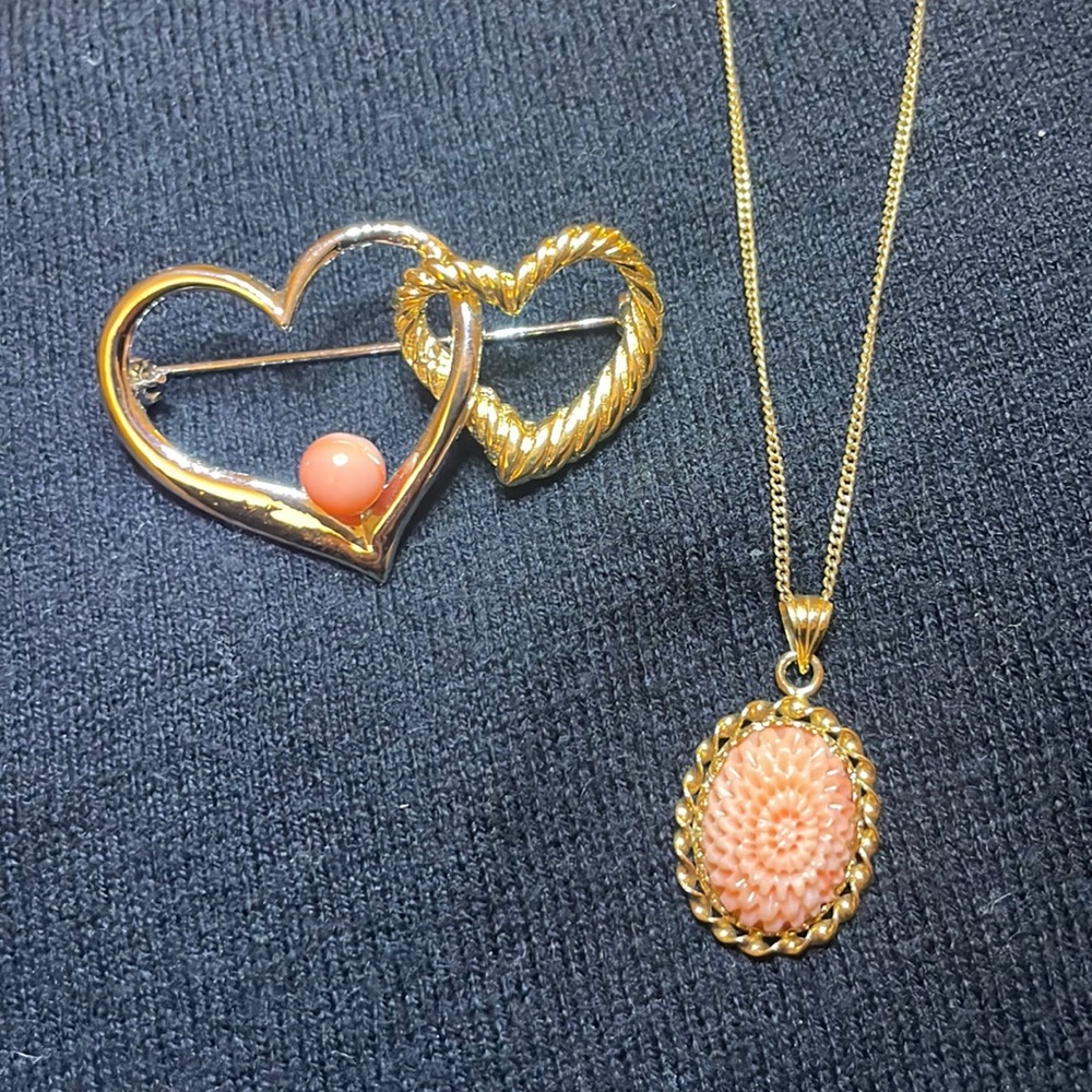 Vintage necklace and pin